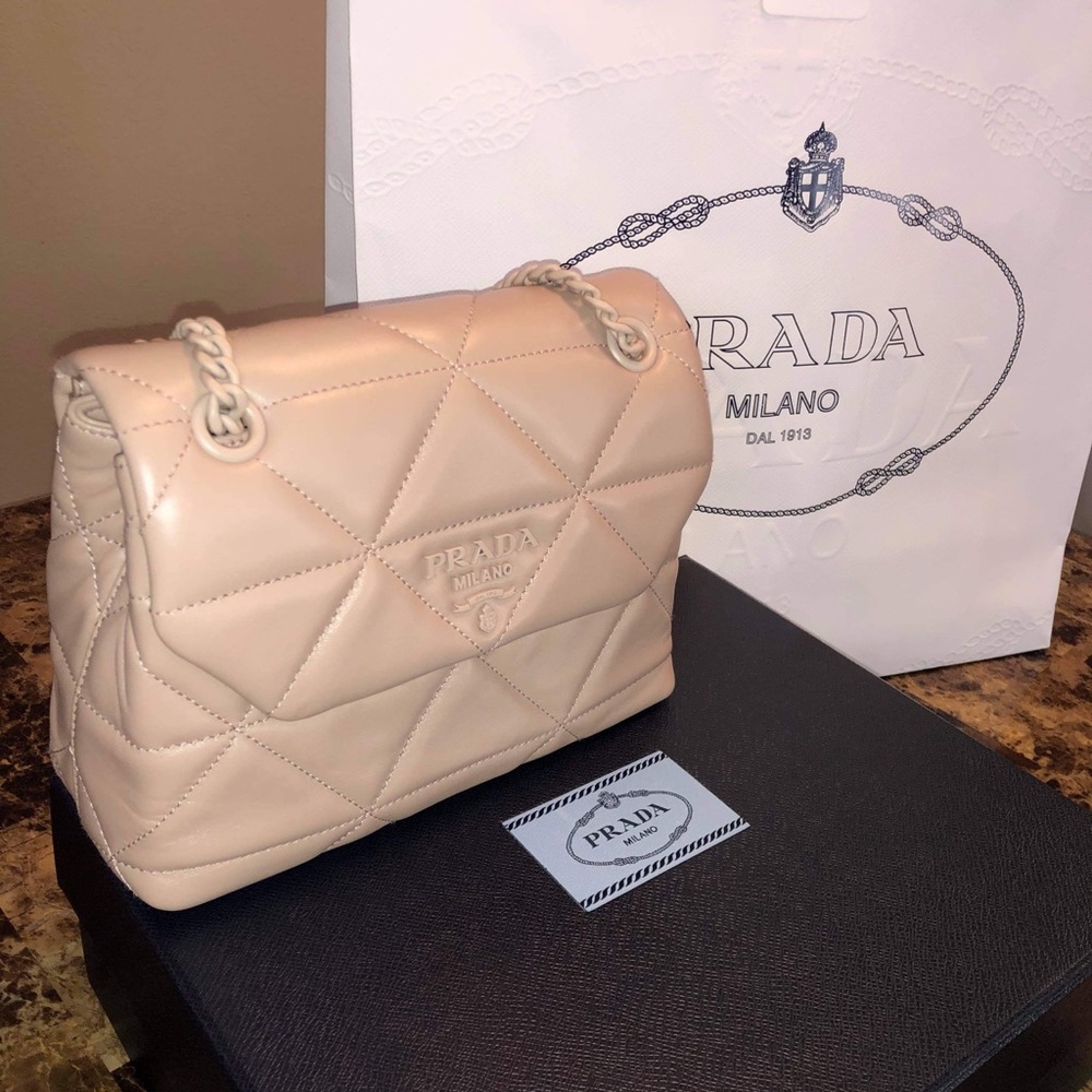 ❤️❤️SOLD❤️❤️Prada nappa small spectrum  bag - Picture 5 of 11